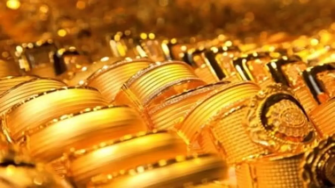 سعر الذهب يعكس اتجاهه ويشهد ارتفاعاً طفيفاً في تعاملات 13 مايو